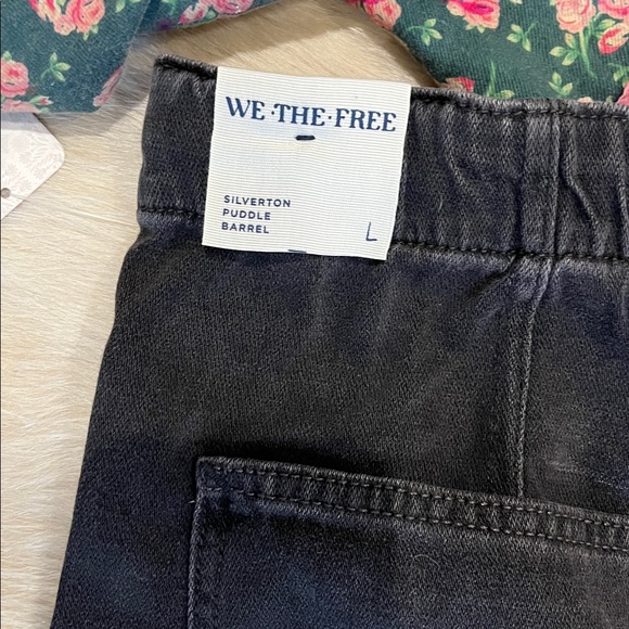 We The Free Silverton Puddle Barrel Jeans - Picture 12 of 13